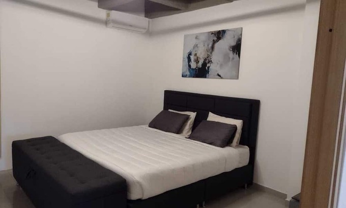 Castropol Apartment | Spacious 3-bedroom apartment with AC, WiFi, Pool Table, Guest Friendly