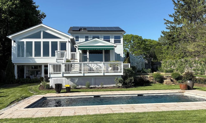 Montrose House | Hudson Valley Escape, Charming and Renovated