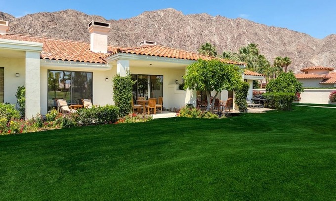 La Quinta Condo | La Quinta Fairway View Retreat PGA West Condo Pool, Spa, BBQ, 2 King Beds