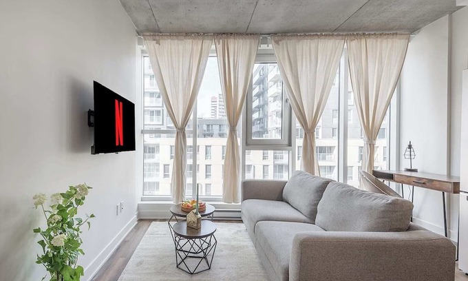 Shaughnessy Village Apartment | Concordia- Warm and Zen
