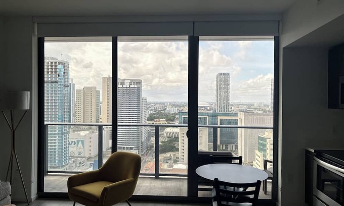 Downtown Miami Apartment | Luxury high rise