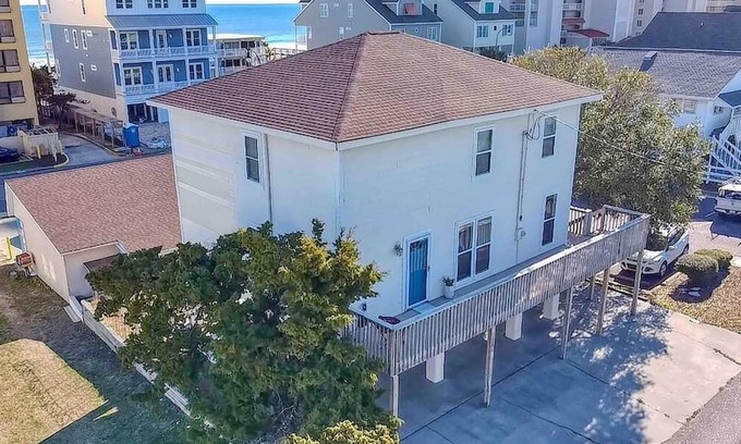 Crescent Beach House | Cabana II: Oceanview & Walk to the Beach