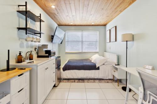 Stuart House | Cozy Stuart City Studio Retreat home