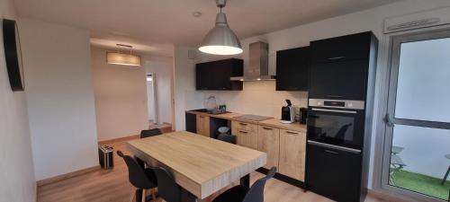 Mirail-Reynerie-Bellefontaine Apartment | Chambres avec SDB privative dans appartement partagé