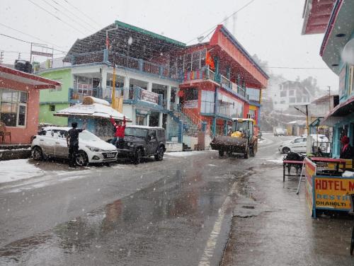 Dhanaulti House | Ashirwad guest house