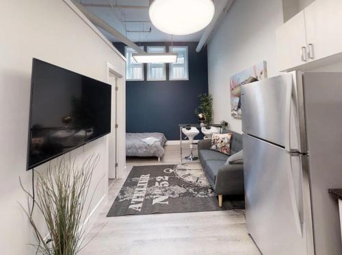 Sandy Hill Bed & Breakfast | Bachelor apartment in downtown